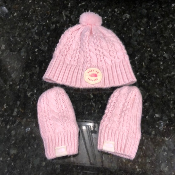 north face infant hat and mittens
